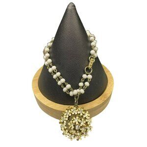 Vintage Kramer White Beaded Bracelet With Cream Daisy Floral Pendant & Rhineston